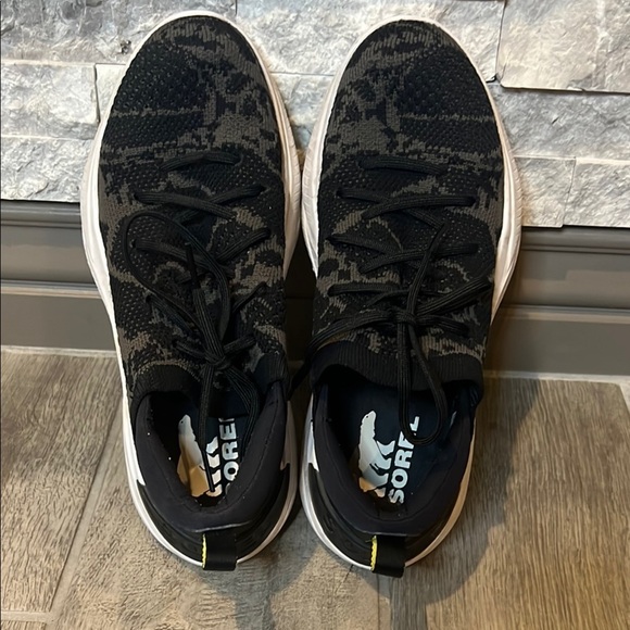 Sorel Black Gray and White Sneakers with Cushioned Midsole size 7 - Picture 7 of 15